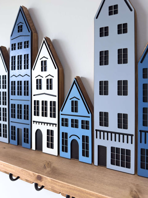 Haczyk i półka ścienna inspirowana miastem – organizer ścienny z litego drewna w kolorze ciemnego dębu z 7 haczykami do przedpokoju