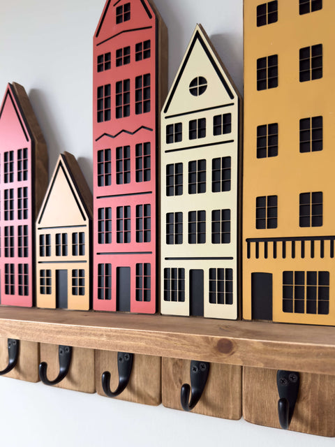 Haczyk i półka ścienna inspirowana miastem – organizer ścienny z litego drewna w kolorze ciemnego dębu z 7 haczykami do przedpokoju